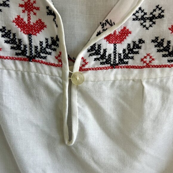Romanian Vintage Hand Embroidered Cross Stitch Folk Peasant Blouse - Picture 5 of 10